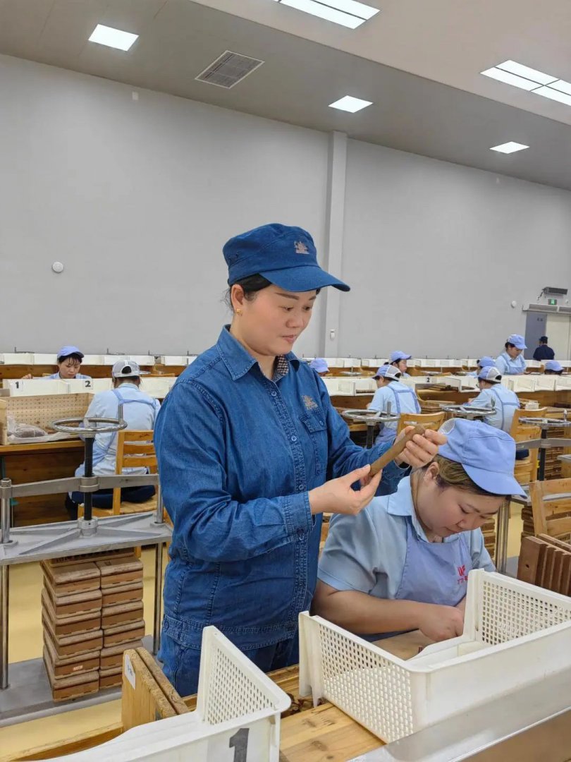 三峡烟厂生产匠人陈伶俐:务求铸就质量上乘的新中式雪茄烟